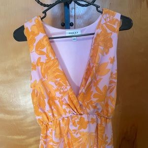 Gilli size Medium floral v neck top peplum top